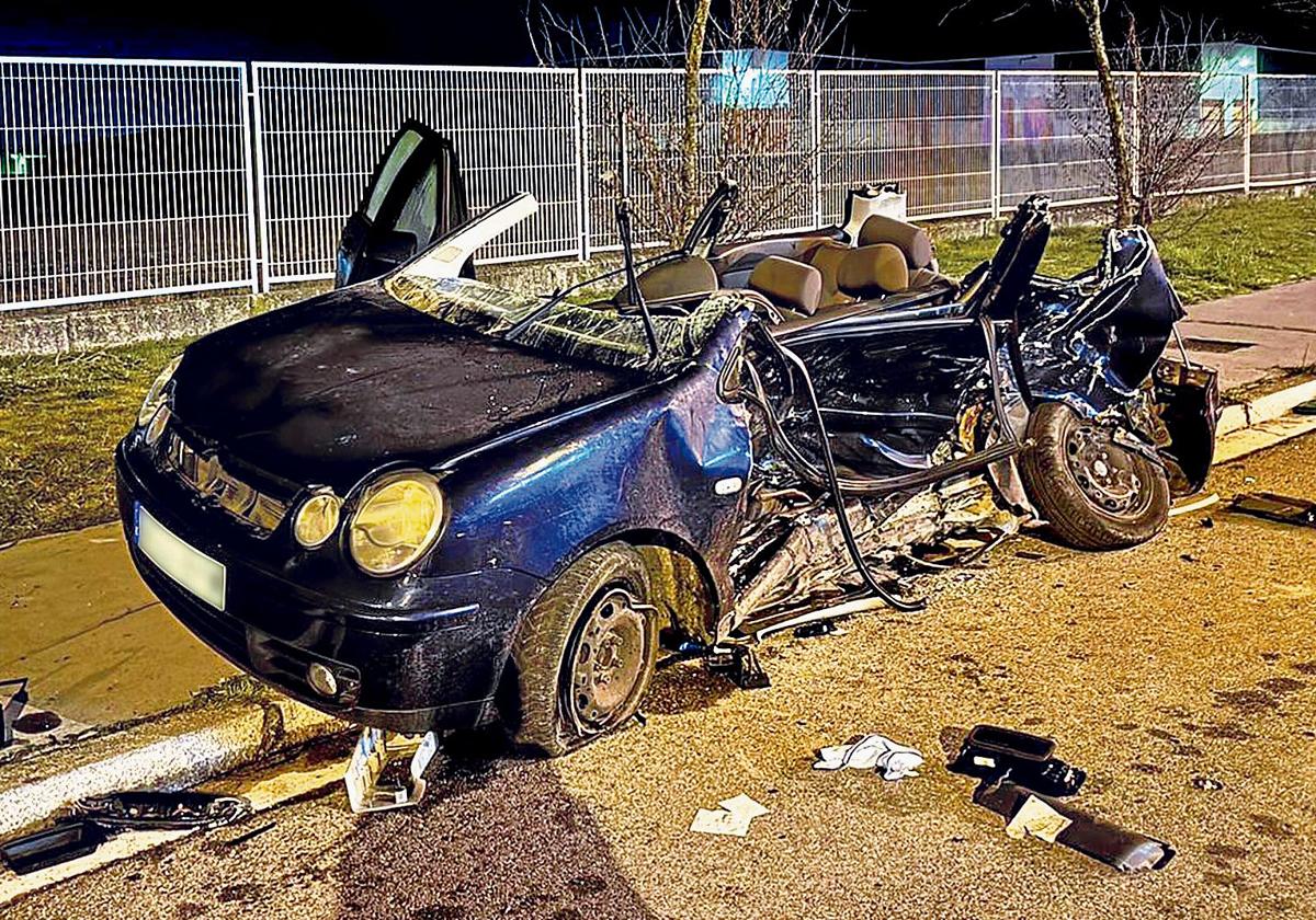 Estado en que quedó el Volkswagen Polo embestido en Júndiz el pasado 13 de enero.