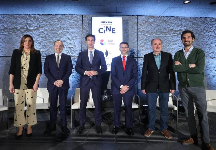 Participantes en el foro Bizkaia, escenario de cine, organizado por EL CORREO.