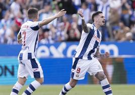 Miguel de la Fuente celebra con rabia su gol ante el Mirandés.