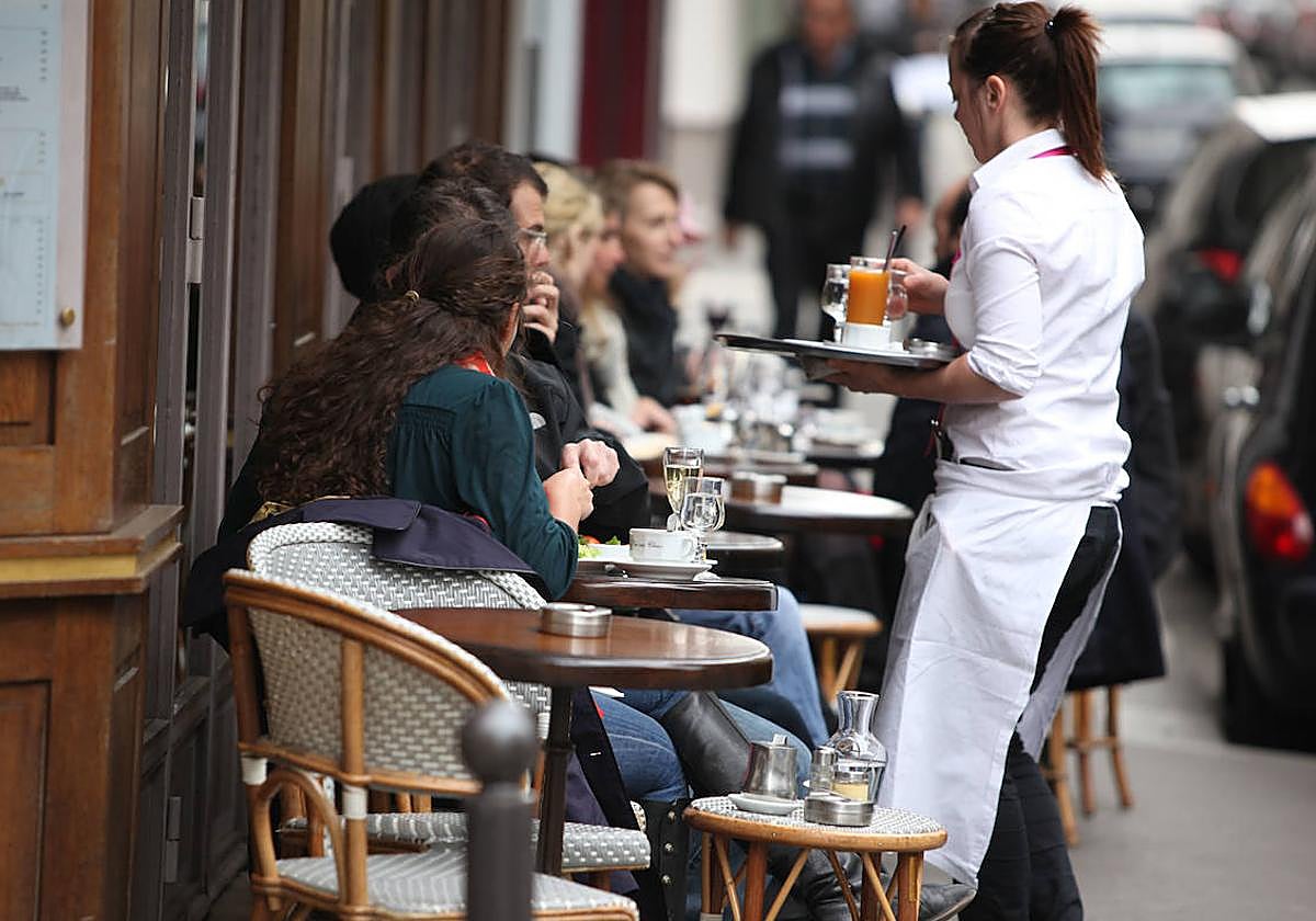 El impactante mensaje de un restaurante a dos clientes que robaron papel higiénico en el baño