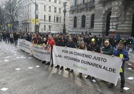 Protesta de trabajadores de Bizkaibus en Bilbao.