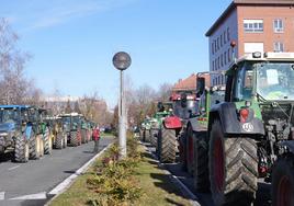 Los tractores volverán a circular este martes por el casco urbano de Vitoria.