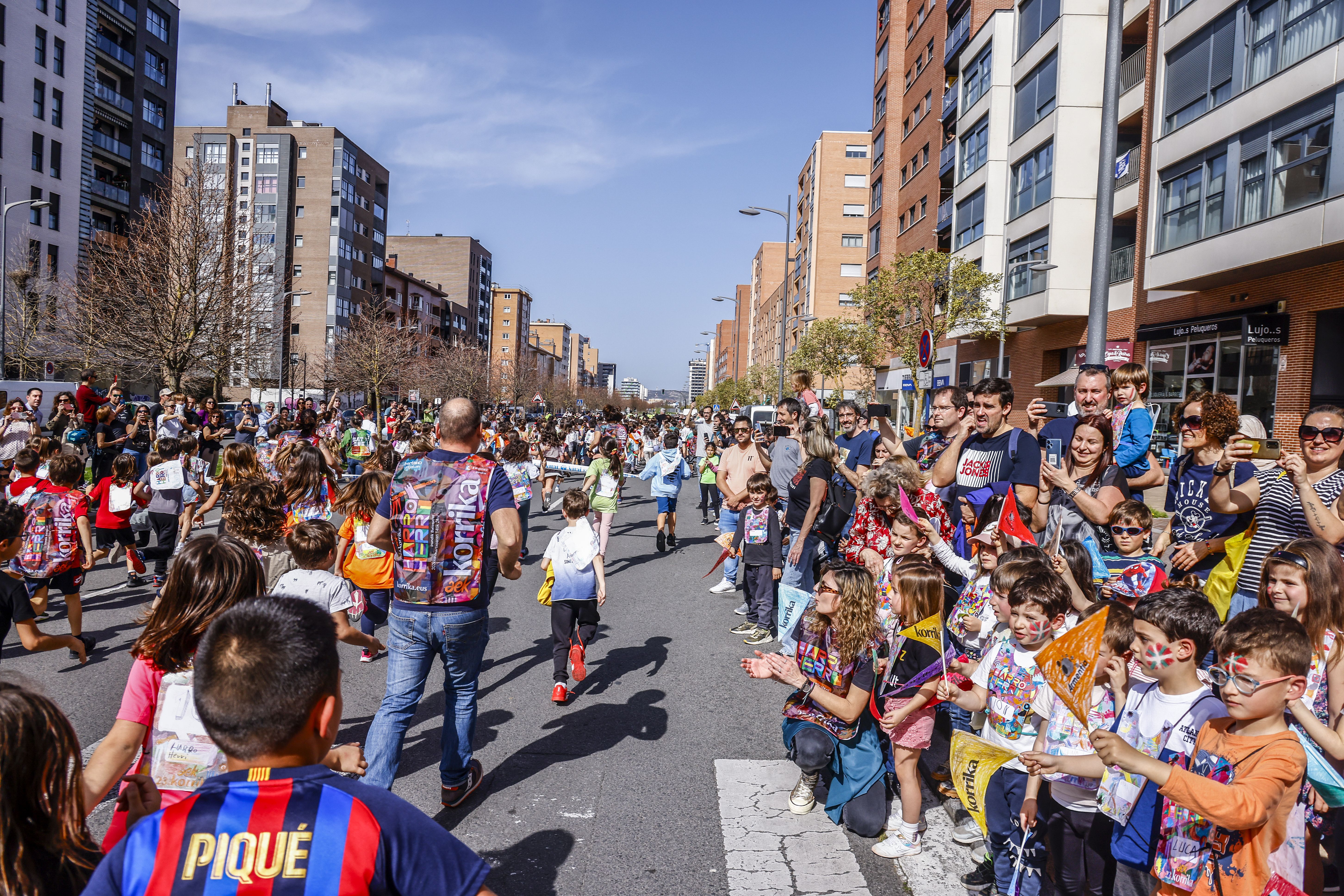 Las imágenes de la Korrika txiki en Vitoria