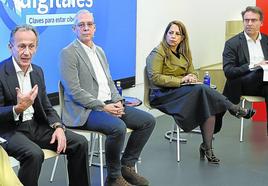 En la mesa de debate participaron Sergio Salvador, Javier Diéguez, Amaia Sánchez y Pablo García Bringas.