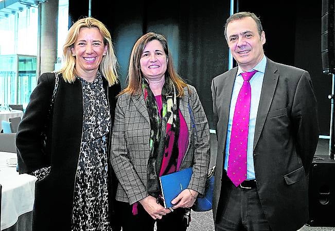 Ainhoa Rivero, Matilde García Echevarría y Manu Núñez. 