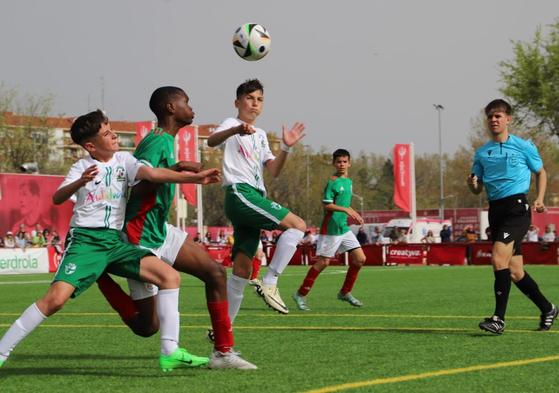 Repóquer de goles de Alfredo Alogo, el niño de 12 años que ha fichado el Athletic, con la selección de Euskadi