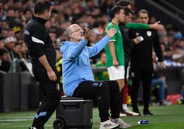 Marcelo Bielsa durante el partido de ayer en San Mamés.