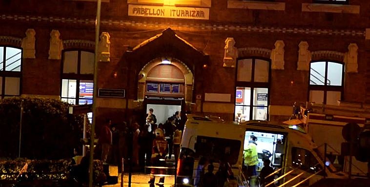 Imagen del pabellón Iturrizar durante el desalojo.