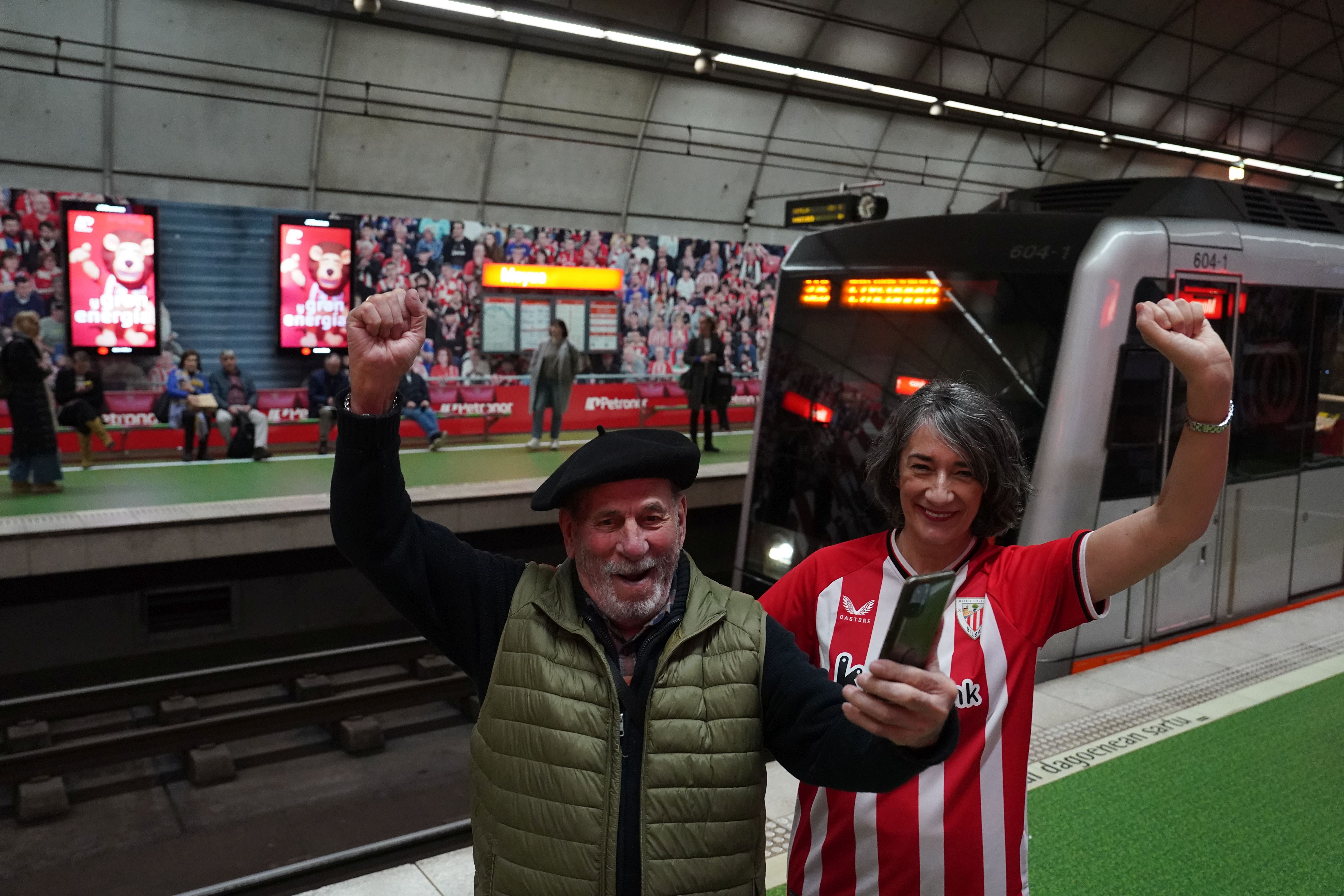 La estación de metro de Moyua, una réplica de San Mamés