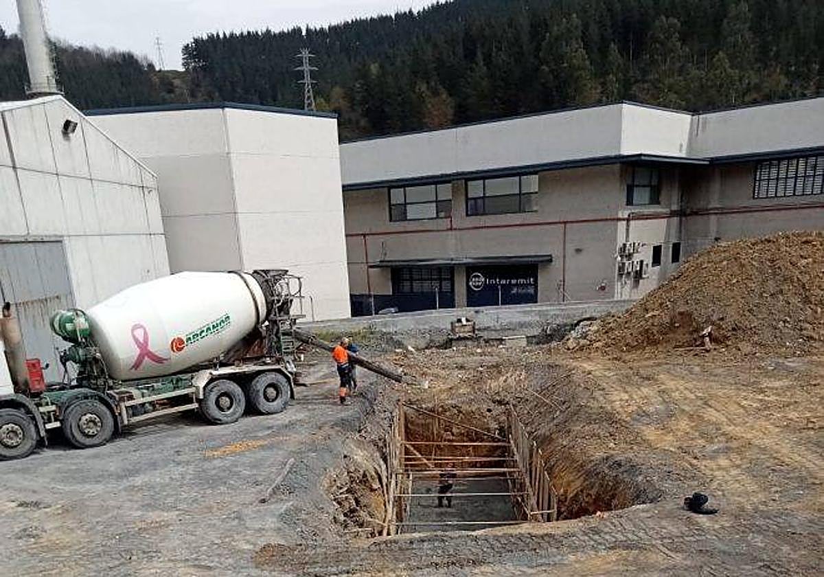 La licencia concedida era para hacer prospecciones y el Ayutnameinto entiende que no es eso lo que se está haciendo.