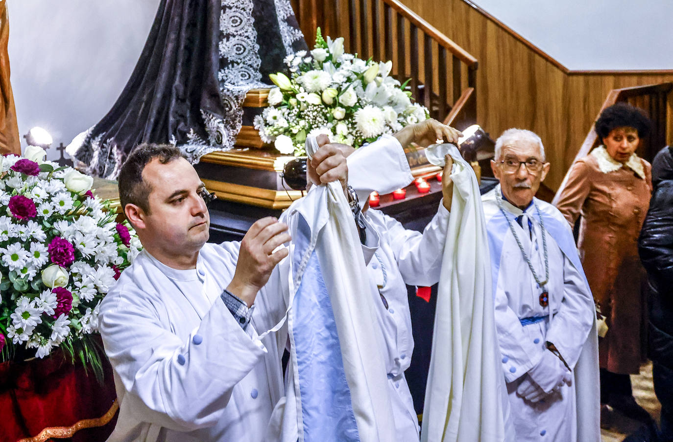 En imágenes: La lluvia obliga a suspender en Vitoria la Procesión del Silencio