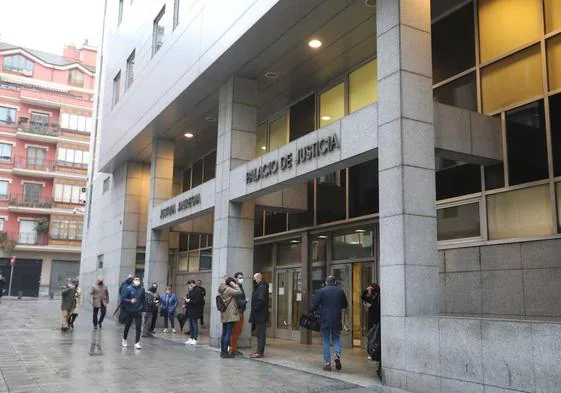 Pena de cárcel para la dueña de una agencia de viajes de Bilbao por «estafa continuada»