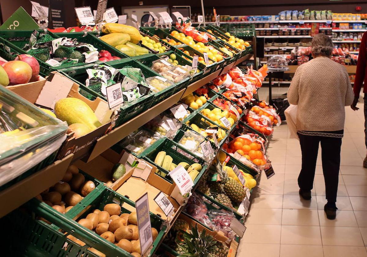 Vino tinto, patata y alubia, los alimentos que más suben del campo a la mesa