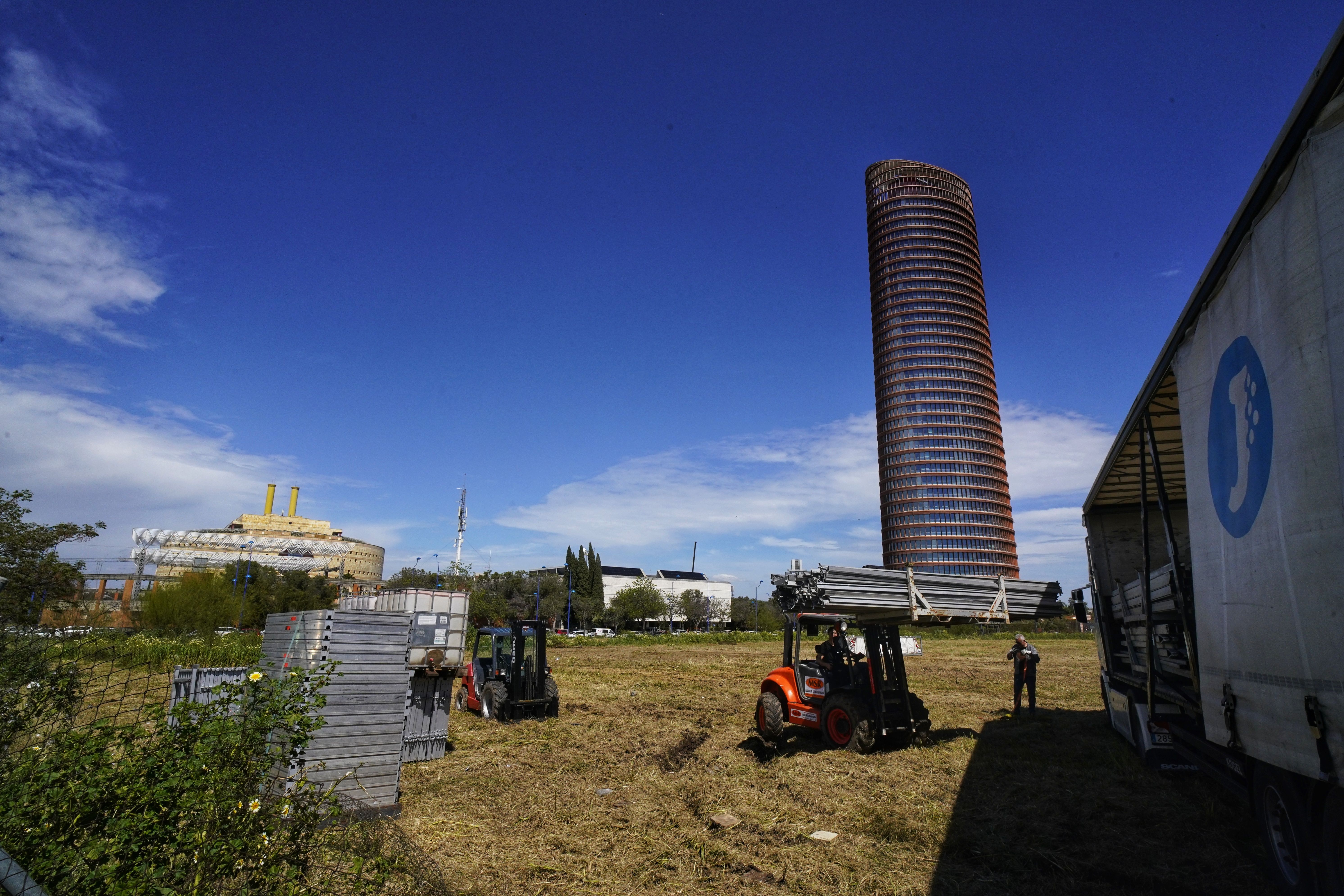 Así es Athletic Hiria, la fan zone de los aficionados rojiblancos en Sevilla