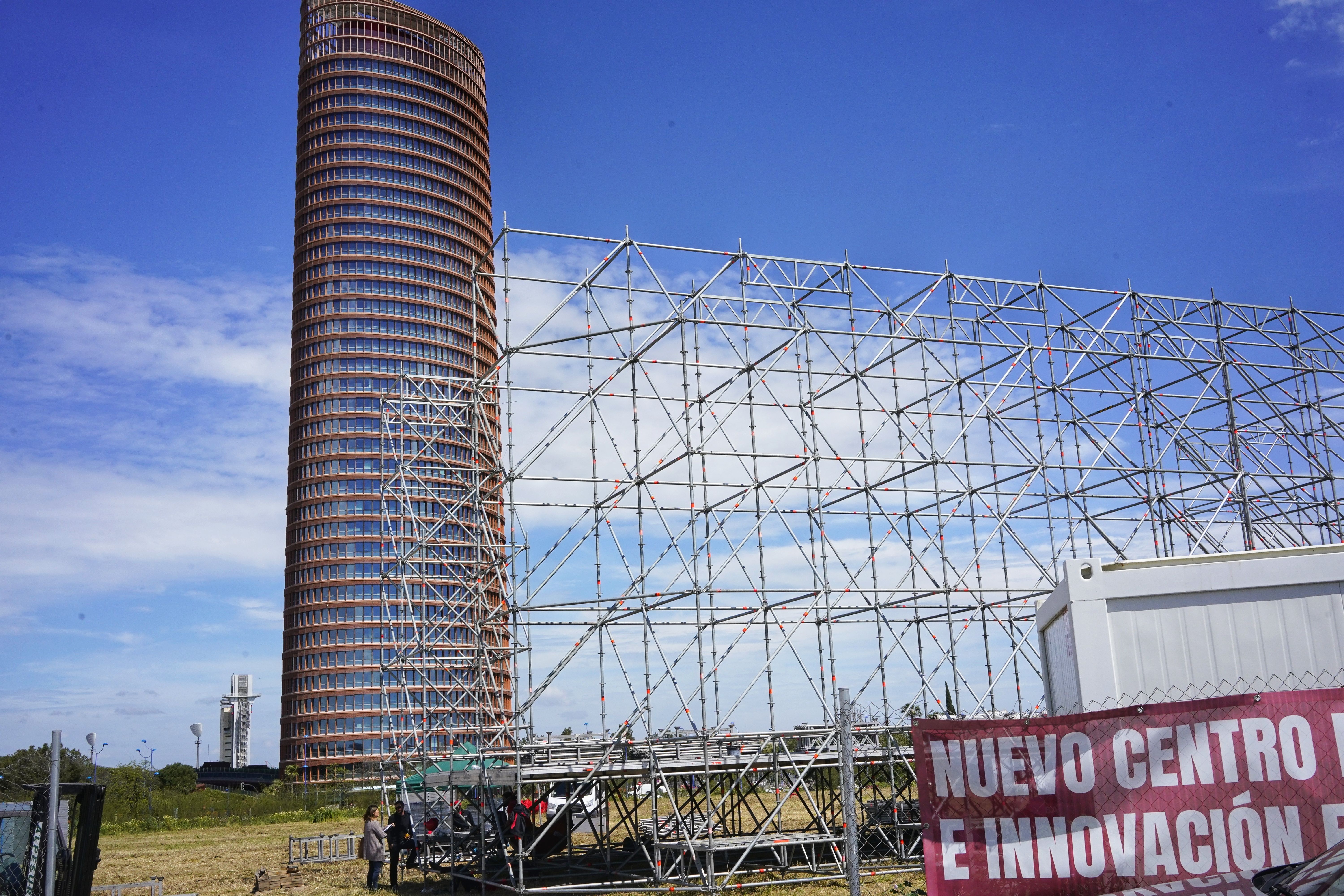 Así es Athletic Hiria, la fan zone de los aficionados rojiblancos en Sevilla