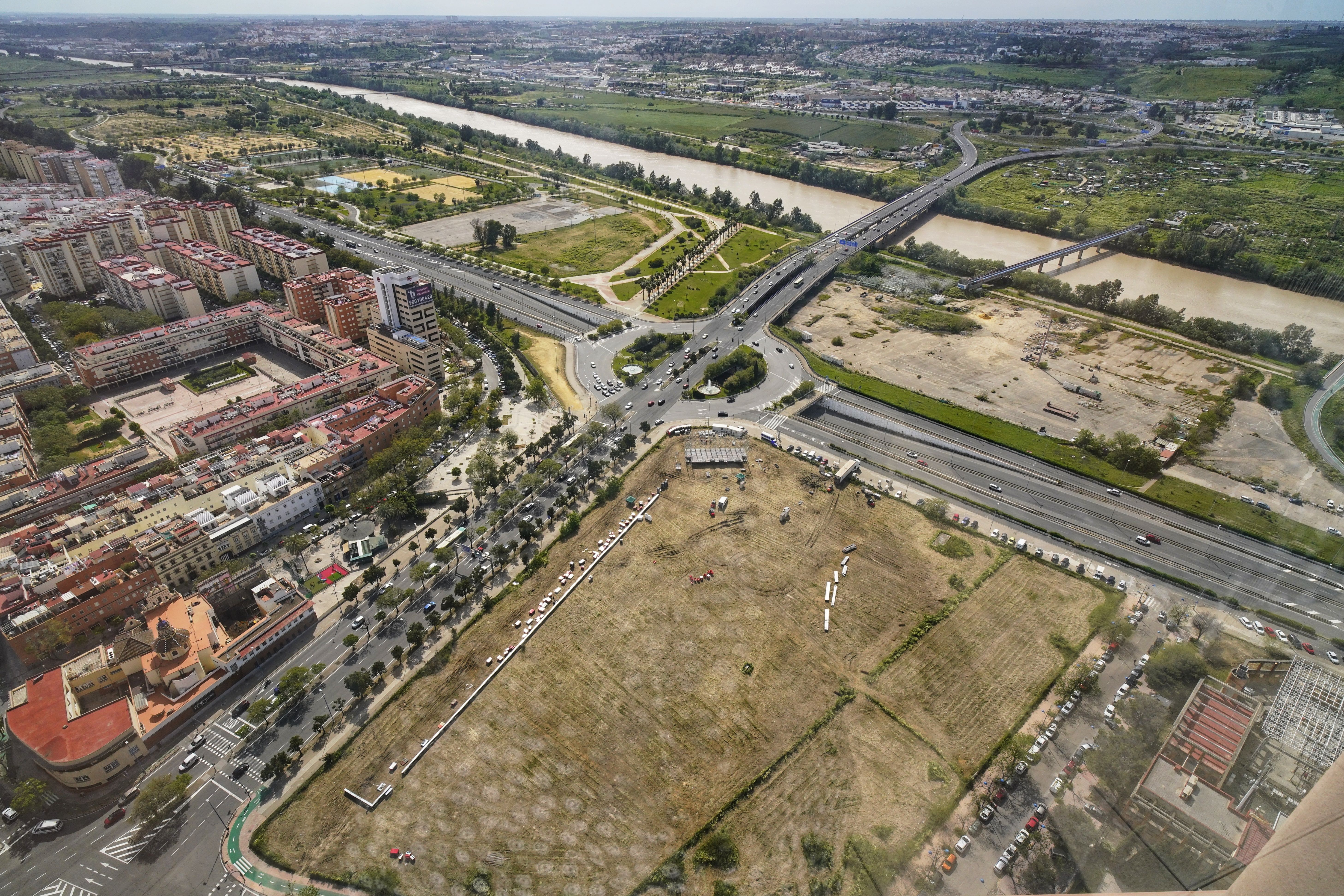 Así es Athletic Hiria, la fan zone de los aficionados rojiblancos en Sevilla