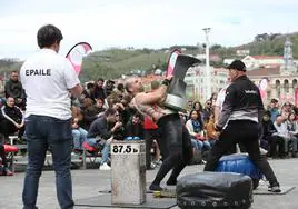 El Basque Fest resiste a la lluvia aunque mengua levemente hasta los 128.000 asistentes