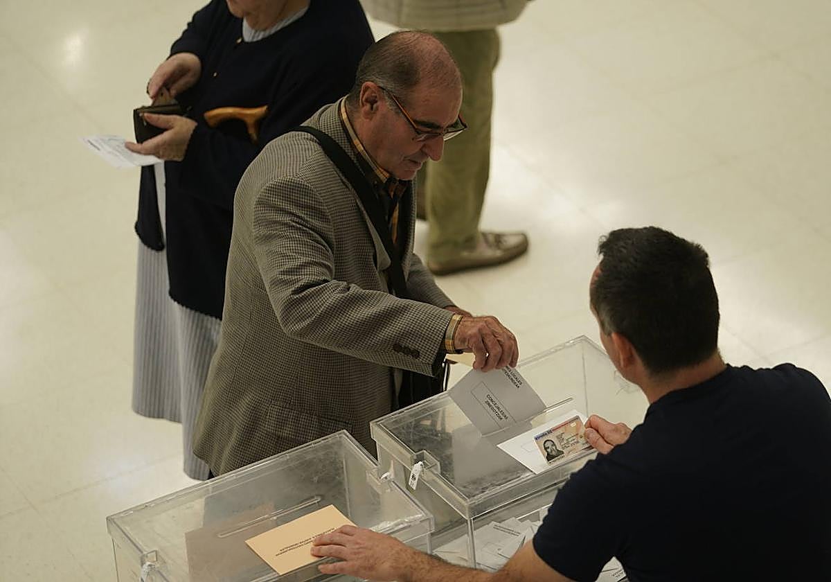 Vitoria inicia una tercera tanda para notificar las mesas electorales