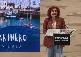 La alcaldesa de Santurtzi, Karmele Tubilla, durante la feria turística de Fitur en Madrid.