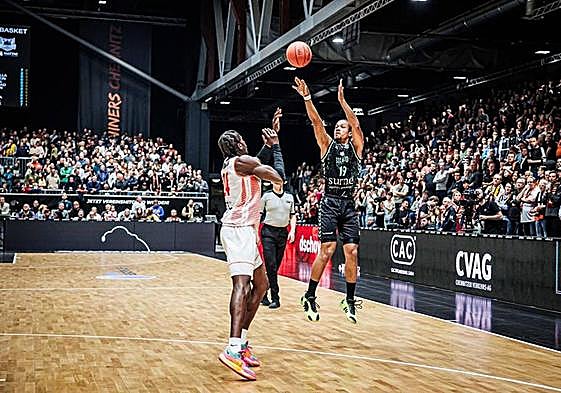 Pantzar acabó el partido con 15 puntos.