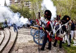 Los cañonazos franceses han dado comienzo al Mercado Napoleónico poco después de las 18.00 horas.