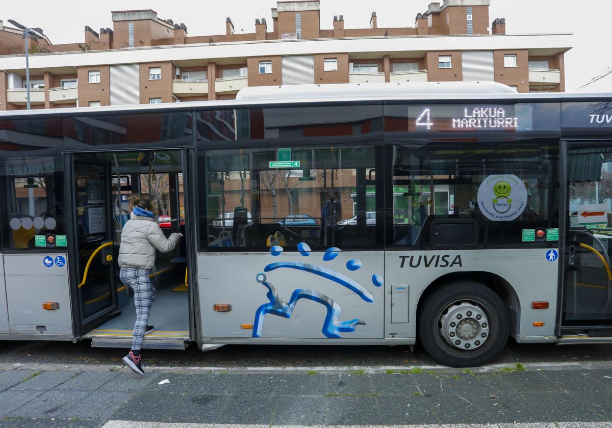 La línea 4 de Tuvisa recibirá los nuevos urbanos en dos fases y será 100% eléctrica en otoño