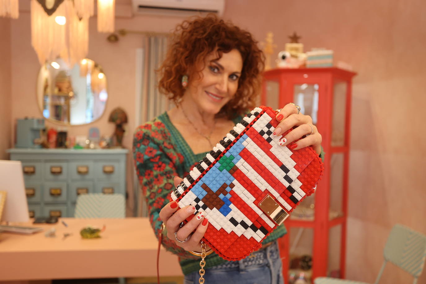 El bolso &#039;pijo&#039; del Athletic hecho con piezas de Lego por una diseñadora de Zamora