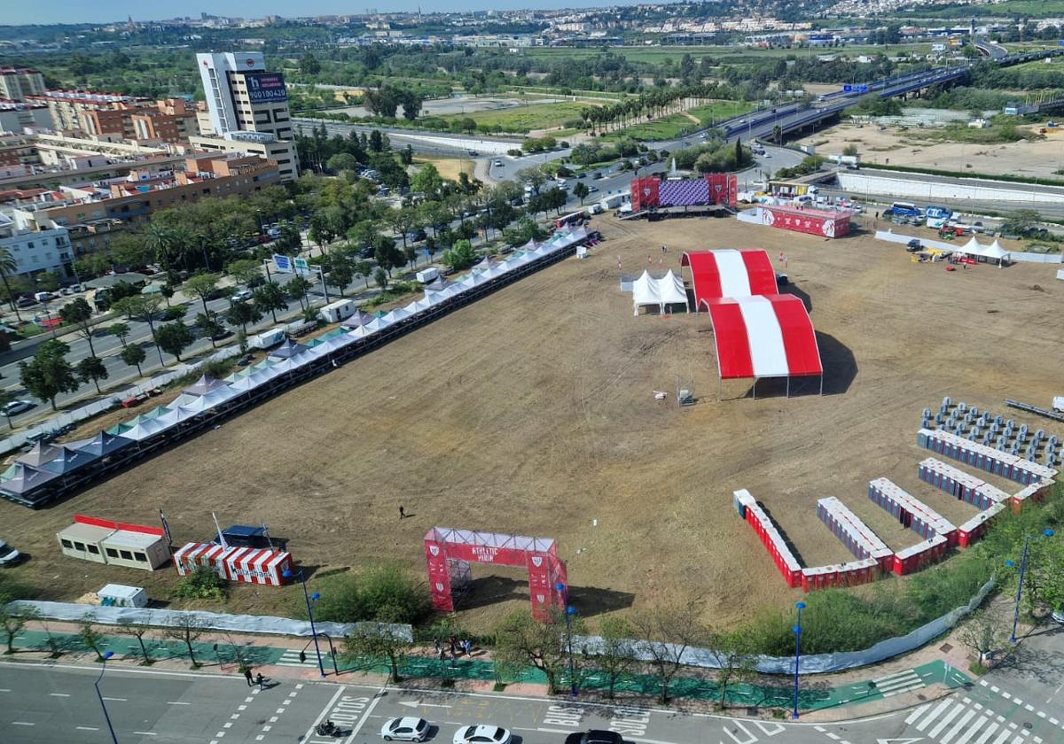 Vista de la 'fan zone' del Athletic en Sevilla.