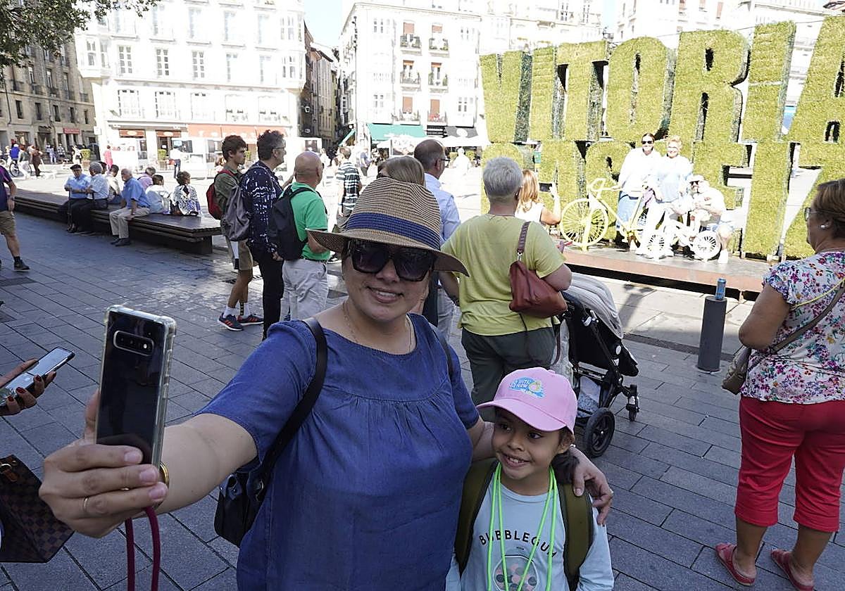 ¿Qué impacto ambiental provocan los turistas en Vitoria?