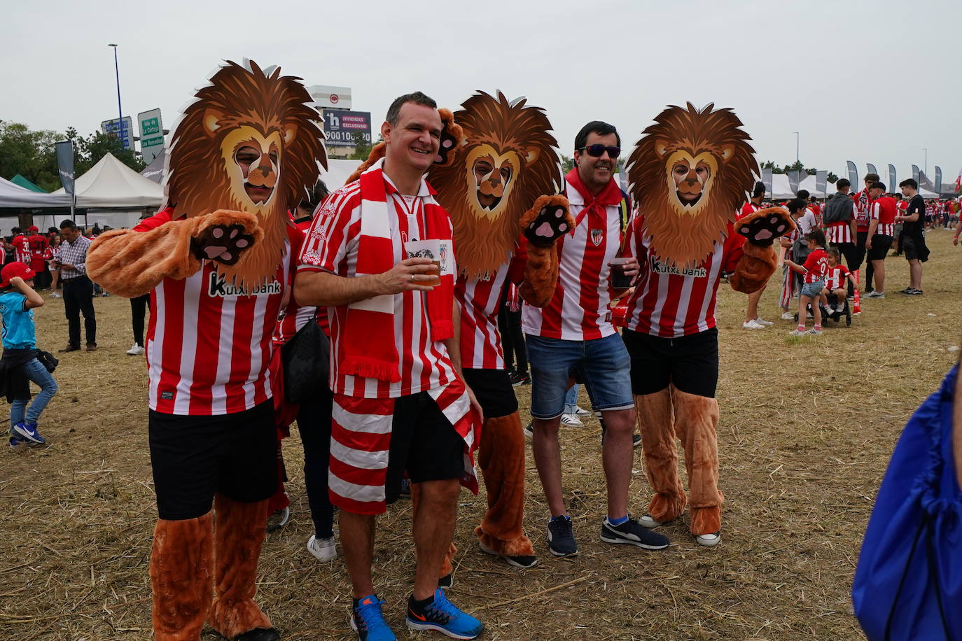 Las fotos de la final: la afición se vuelca con el Athletic en Sevilla