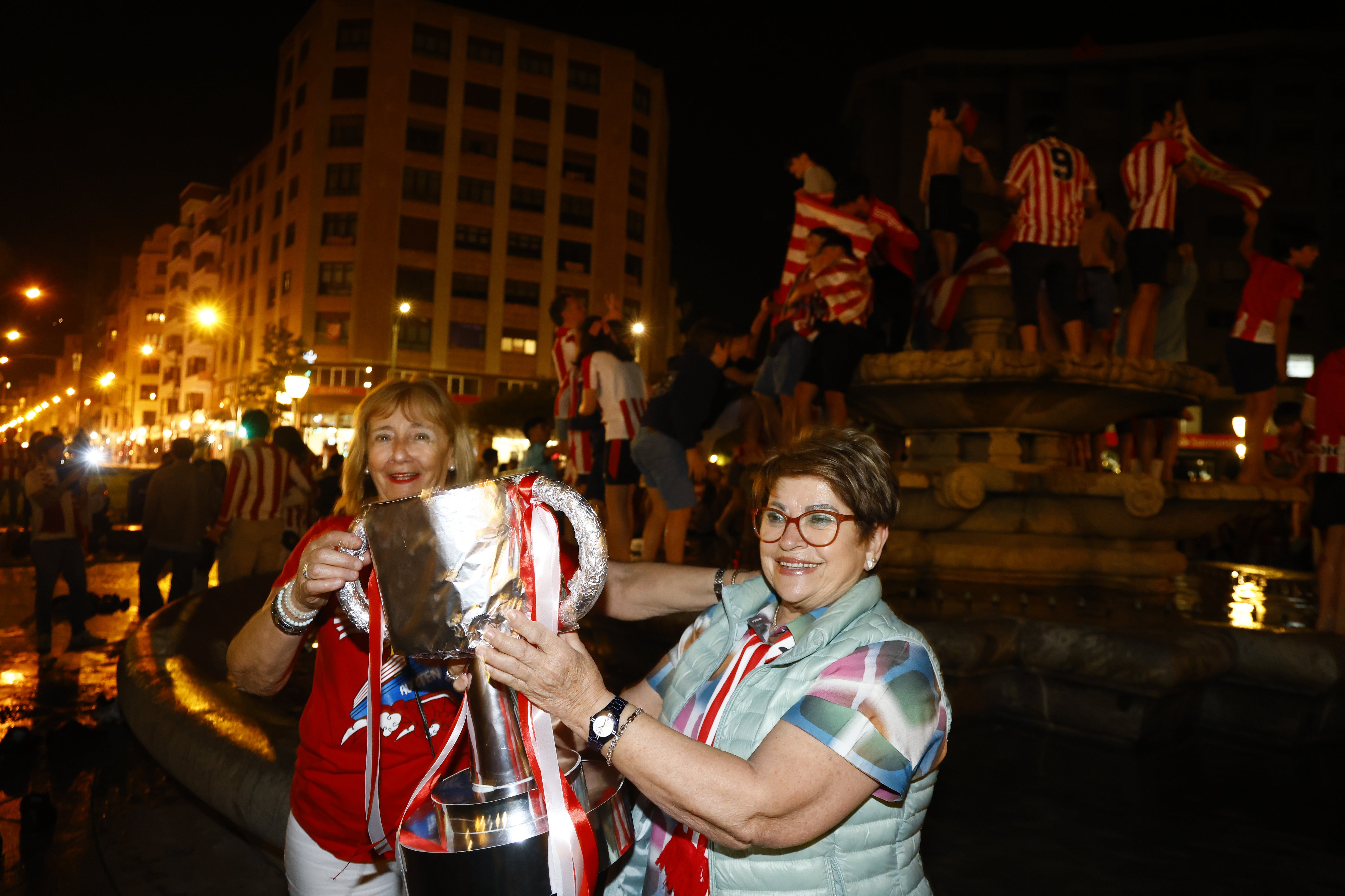 Bilbao y Bizkaia estallan de alegría con la Copa del Athletic