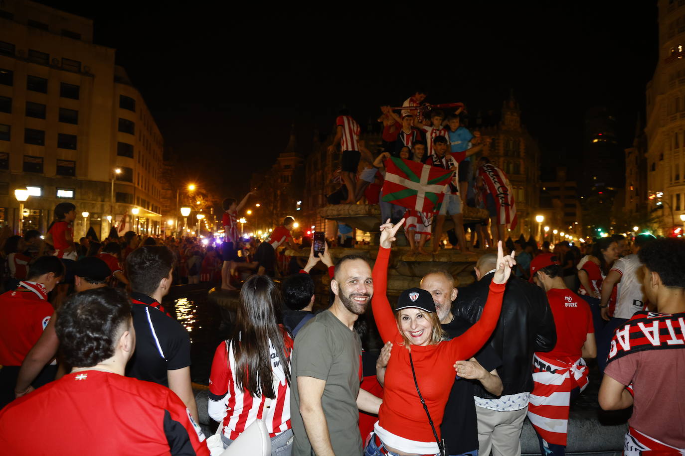 Bilbao y Bizkaia estallan de alegría con la Copa del Athletic