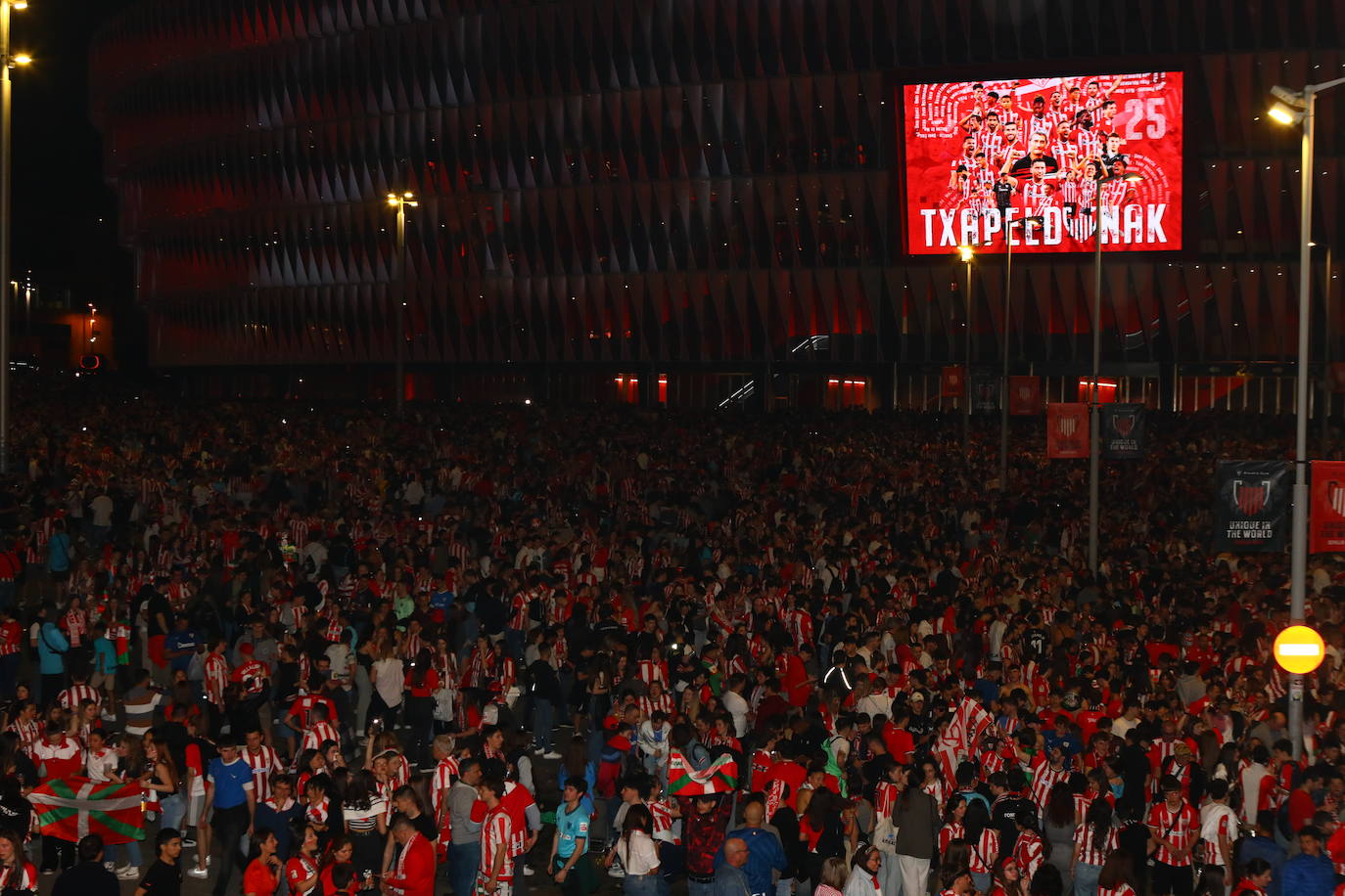 Bilbao y Bizkaia estallan de alegría con la Copa del Athletic