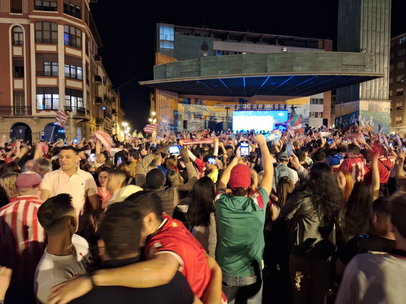 Bilbao y Bizkaia estallan de alegría con la Copa del Athletic