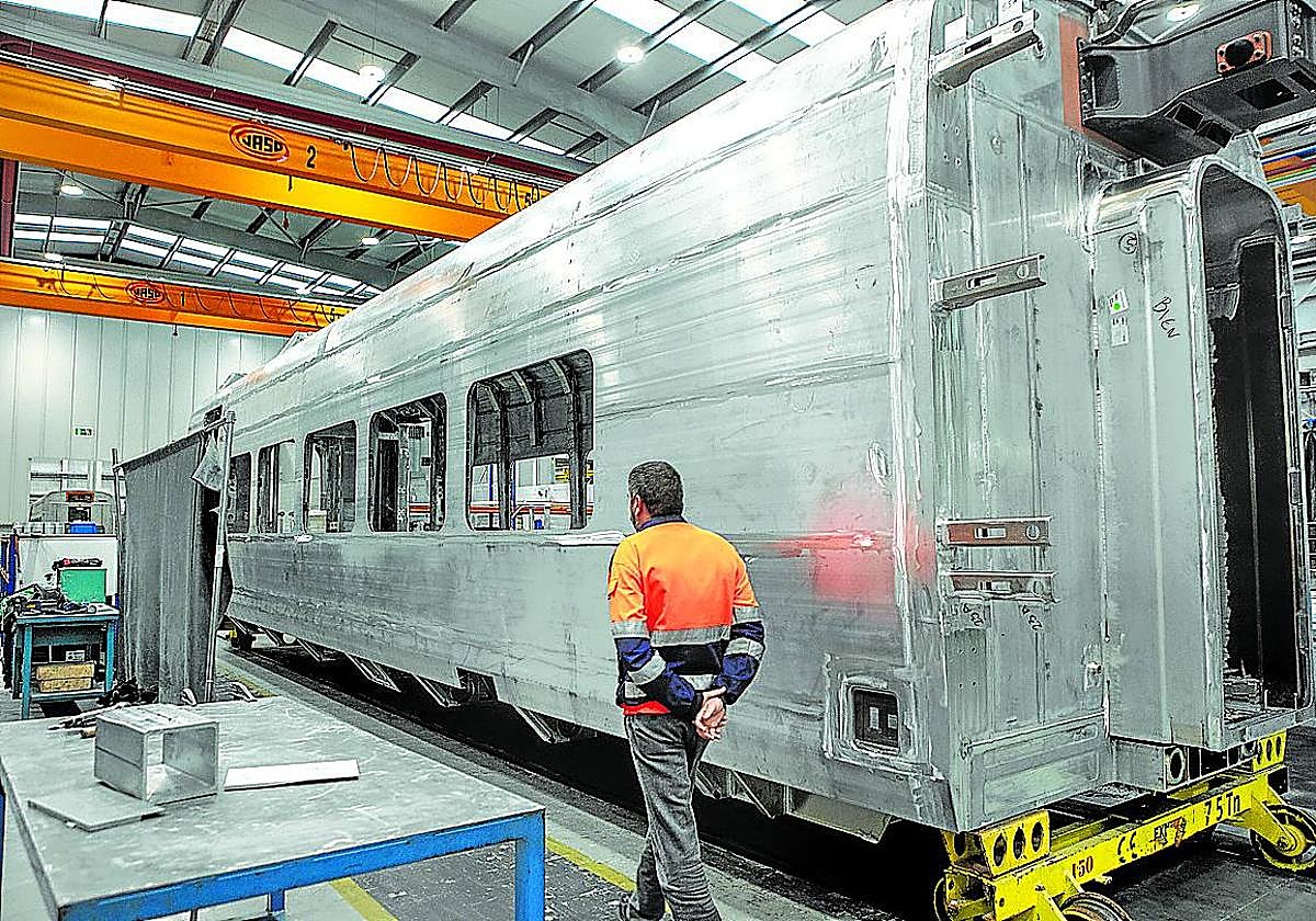 Interior de la planta de Talgo, en la localidad alavesa de Rivabellosa.