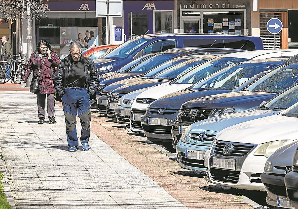 Santa Lucía es uno de los tres barrios en los que se implantará la regulación del aparcamiento a demanda de sus vecinos.