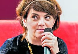 Svetlana Cârstean es además de escritora traductora y periodista.