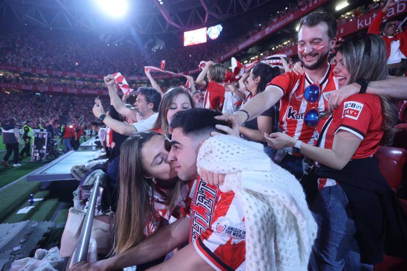 Bilbao y Bizkaia estallan de alegría con la Copa del Athletic