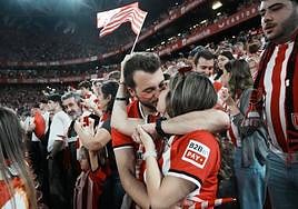 Bilbao y Bizkaia estallan de alegría con la Copa del Athletic