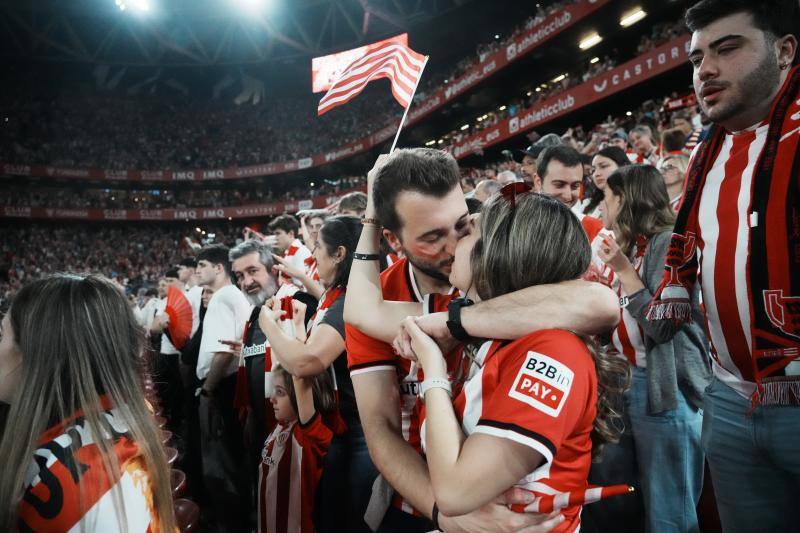 Bilbao y Bizkaia estallan de alegría con la Copa del Athletic