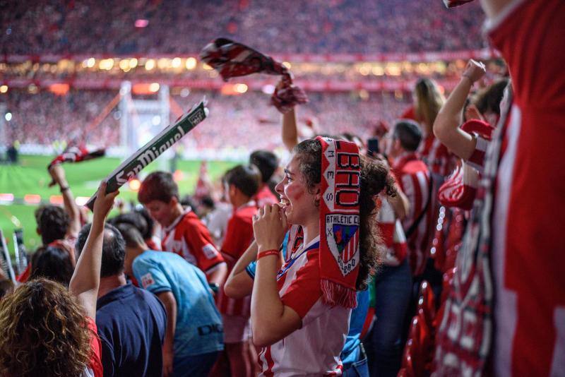 Bilbao y Bizkaia estallan de alegría con la Copa del Athletic