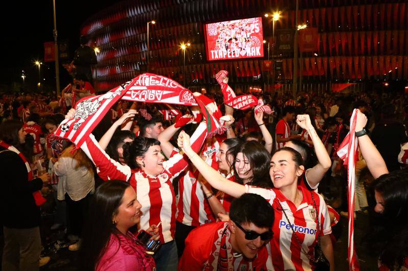Bilbao y Bizkaia estallan de alegría con la Copa del Athletic