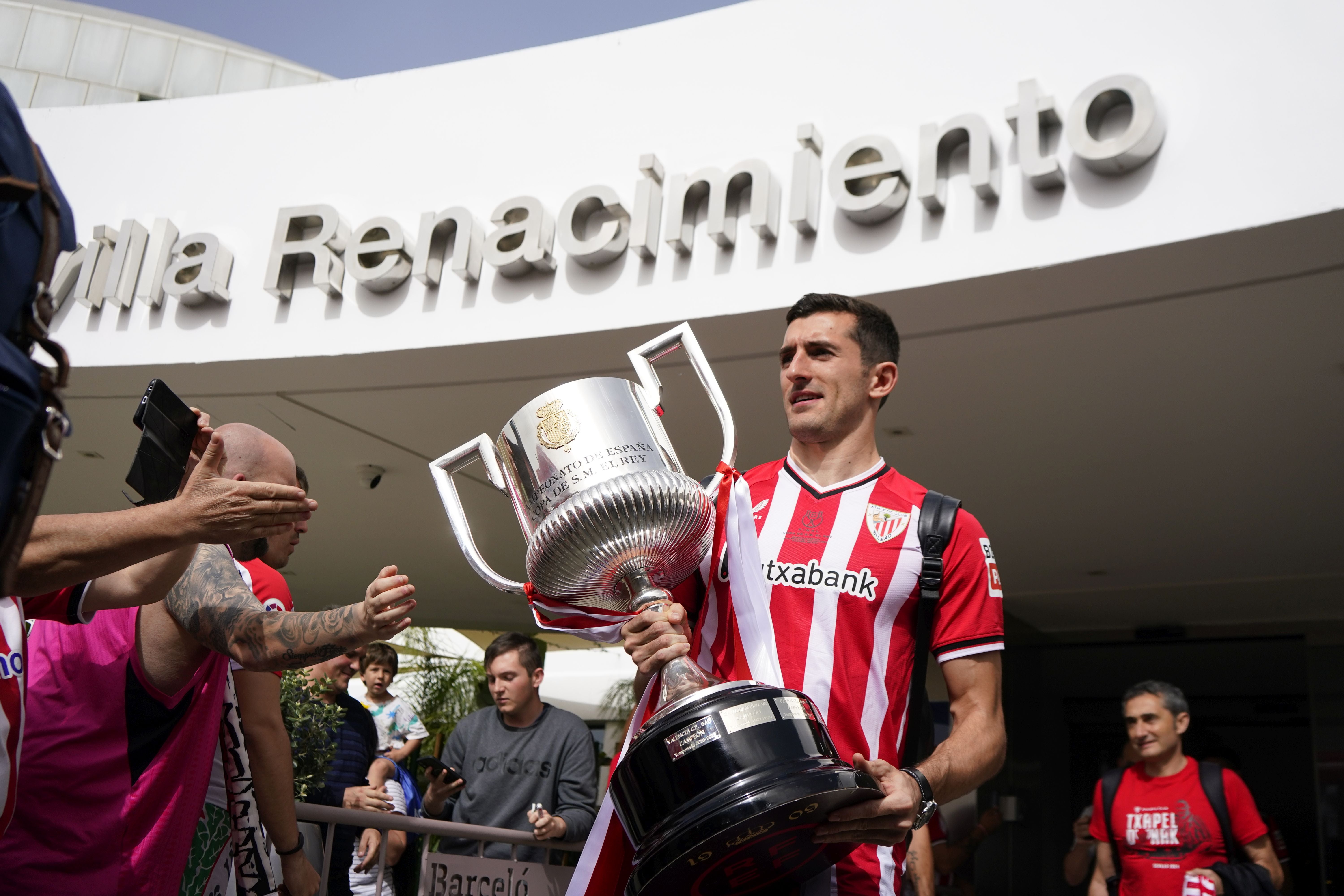 El Athletic abandona el hotel de Sevilla