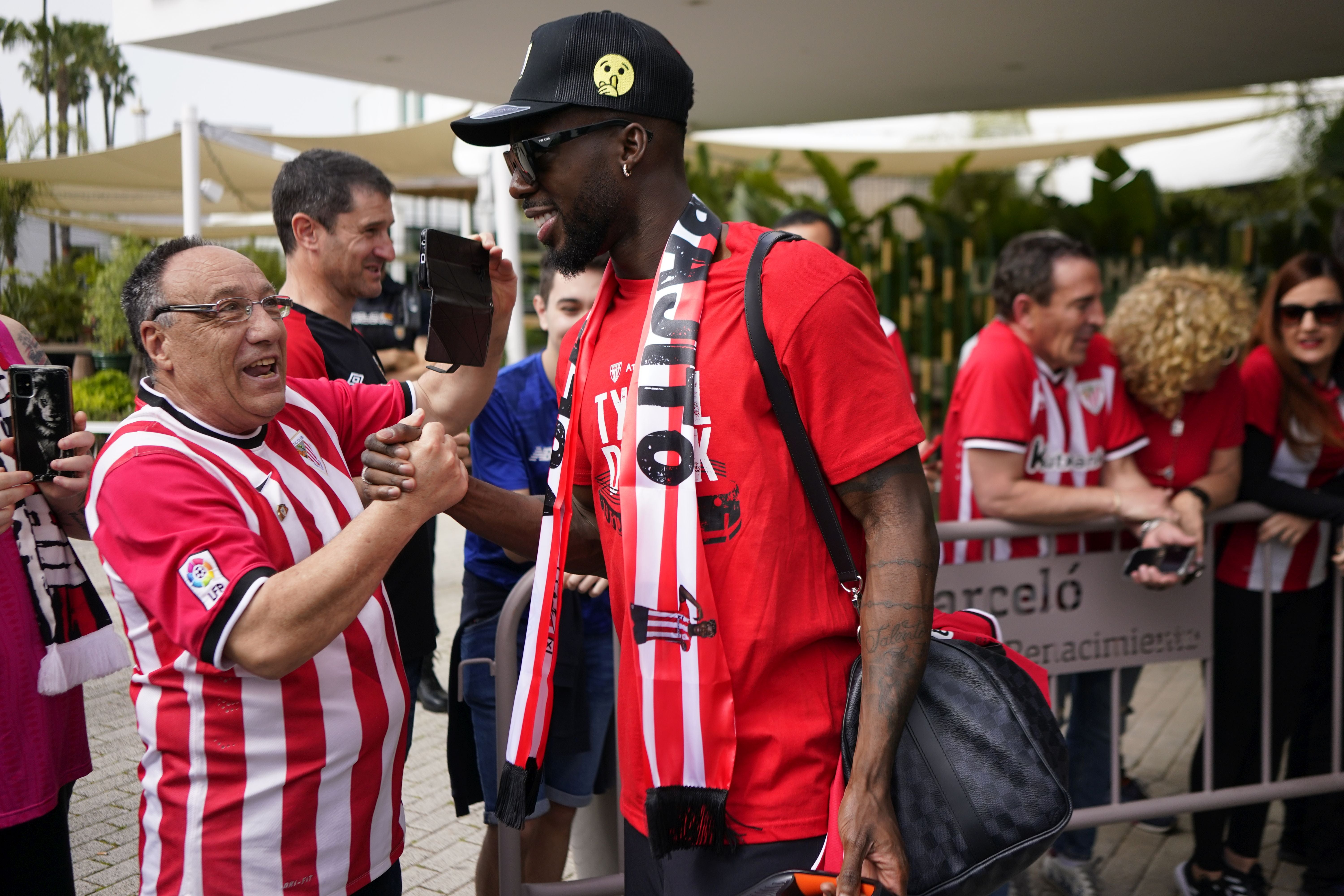 El Athletic abandona el hotel de Sevilla
