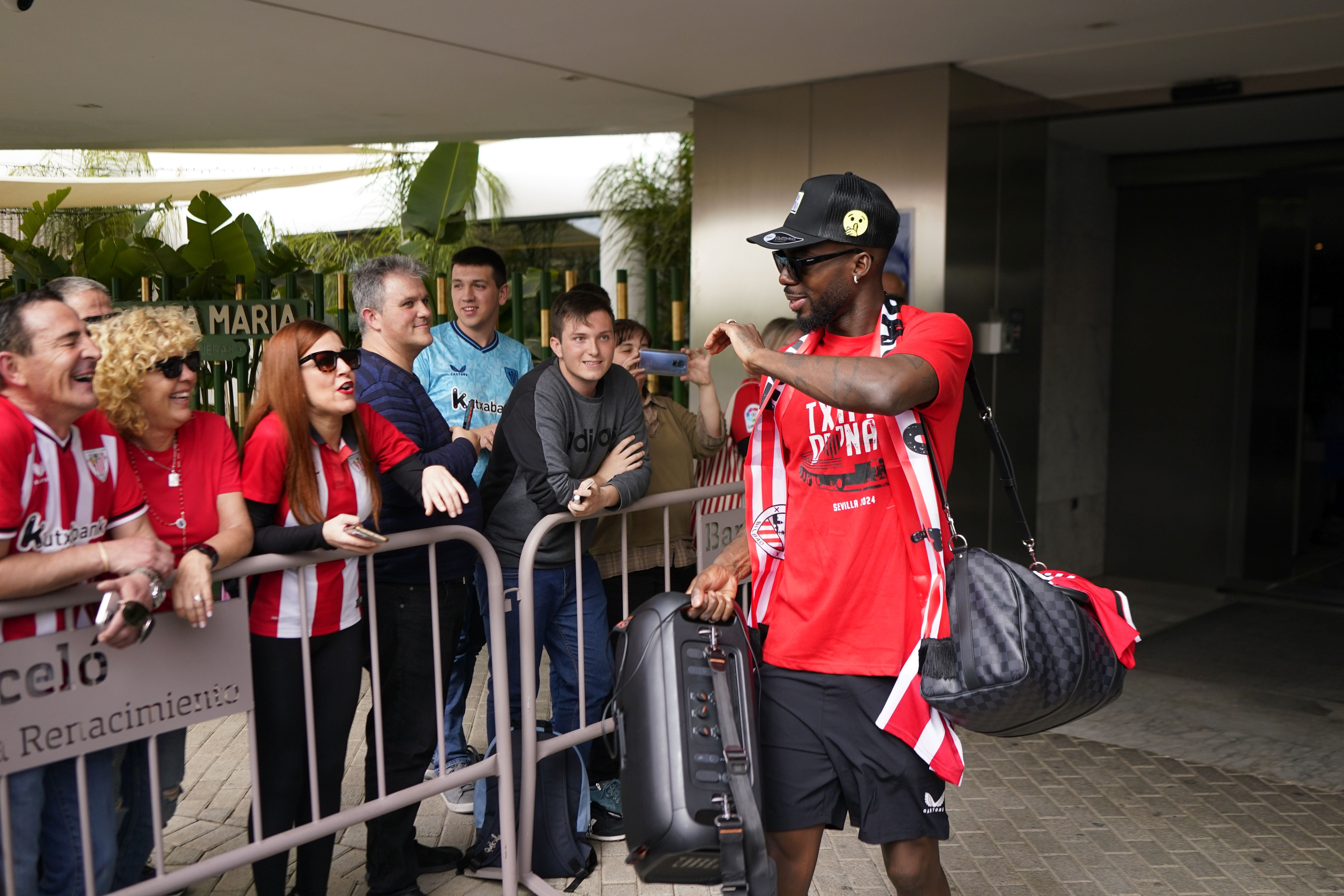 El Athletic abandona el hotel de Sevilla