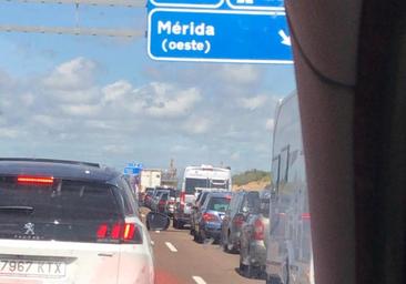 Complicada vuelta en las carreteras: grandes atascos a la altura de Extremadura