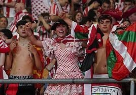 El Athletic y la afición celebrán la Copa en Sevilla