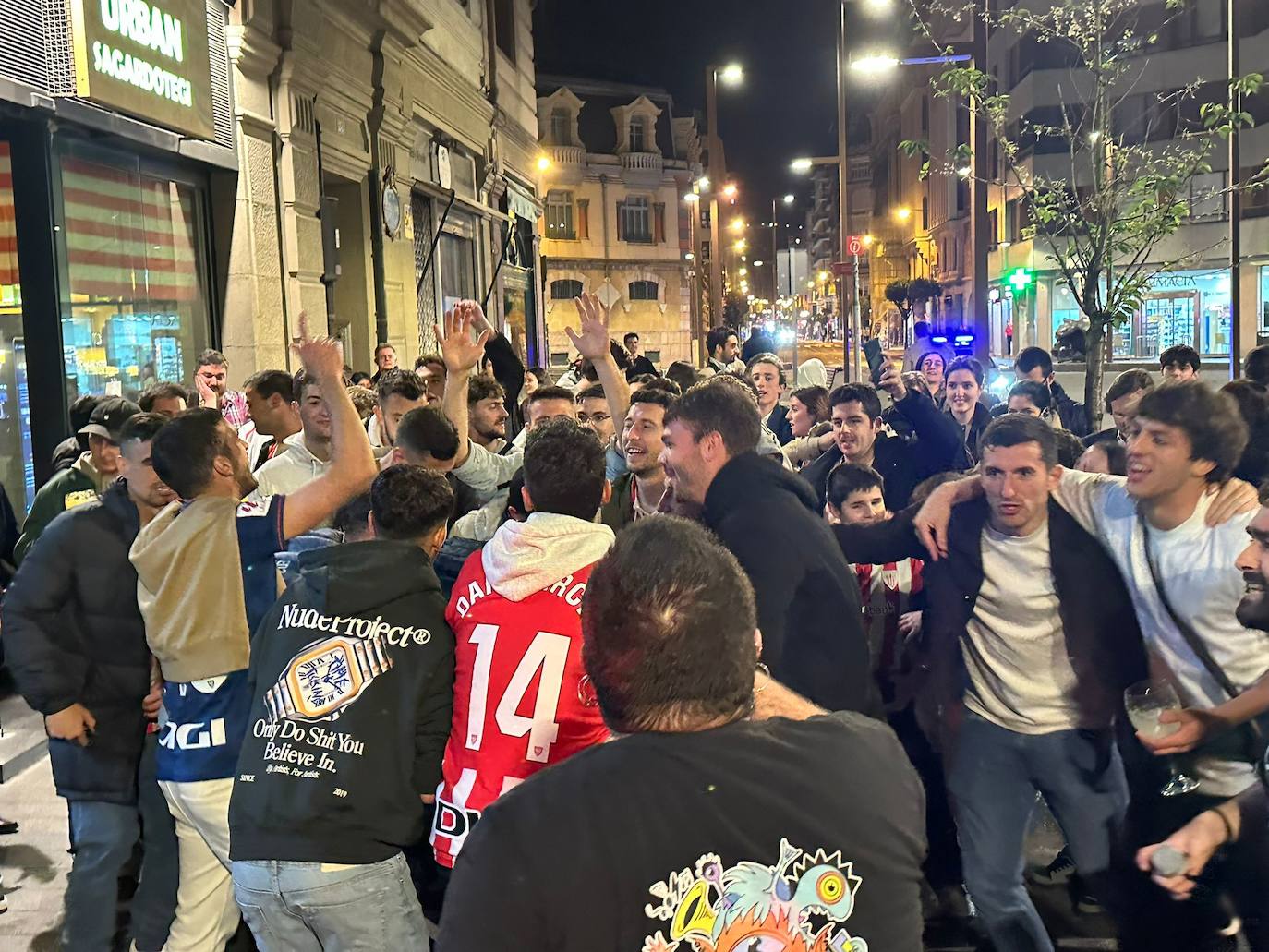 La fiesta de los jugadores del Athletic por el centro de Bilbao