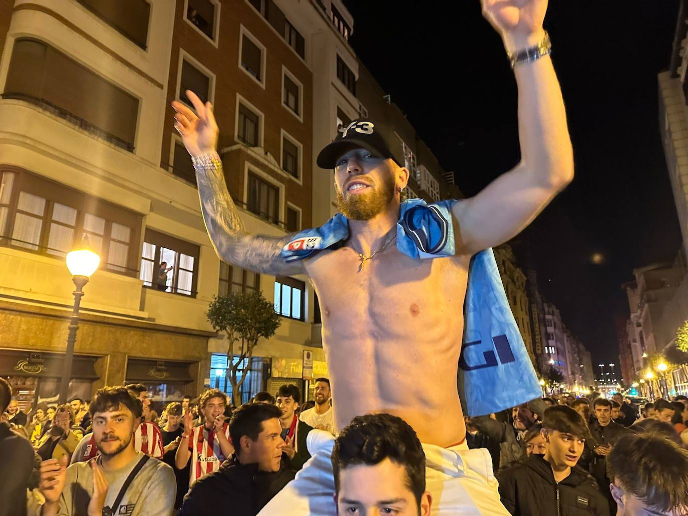 La fiesta de los jugadores del Athletic por el centro de Bilbao