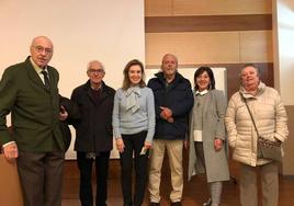 Javier Sagastizabal; Joaquín Olaurtua; la doctora en Historia del Arte, Mercedes Prado; José María Urquizu; Mari Jose Lavín y Teresa Condon en un acto en el colegio San José Jesuitak de Durango.